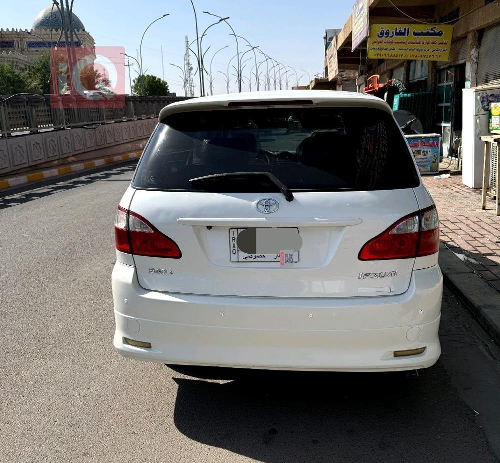 تۆیۆتا ئیپسەم